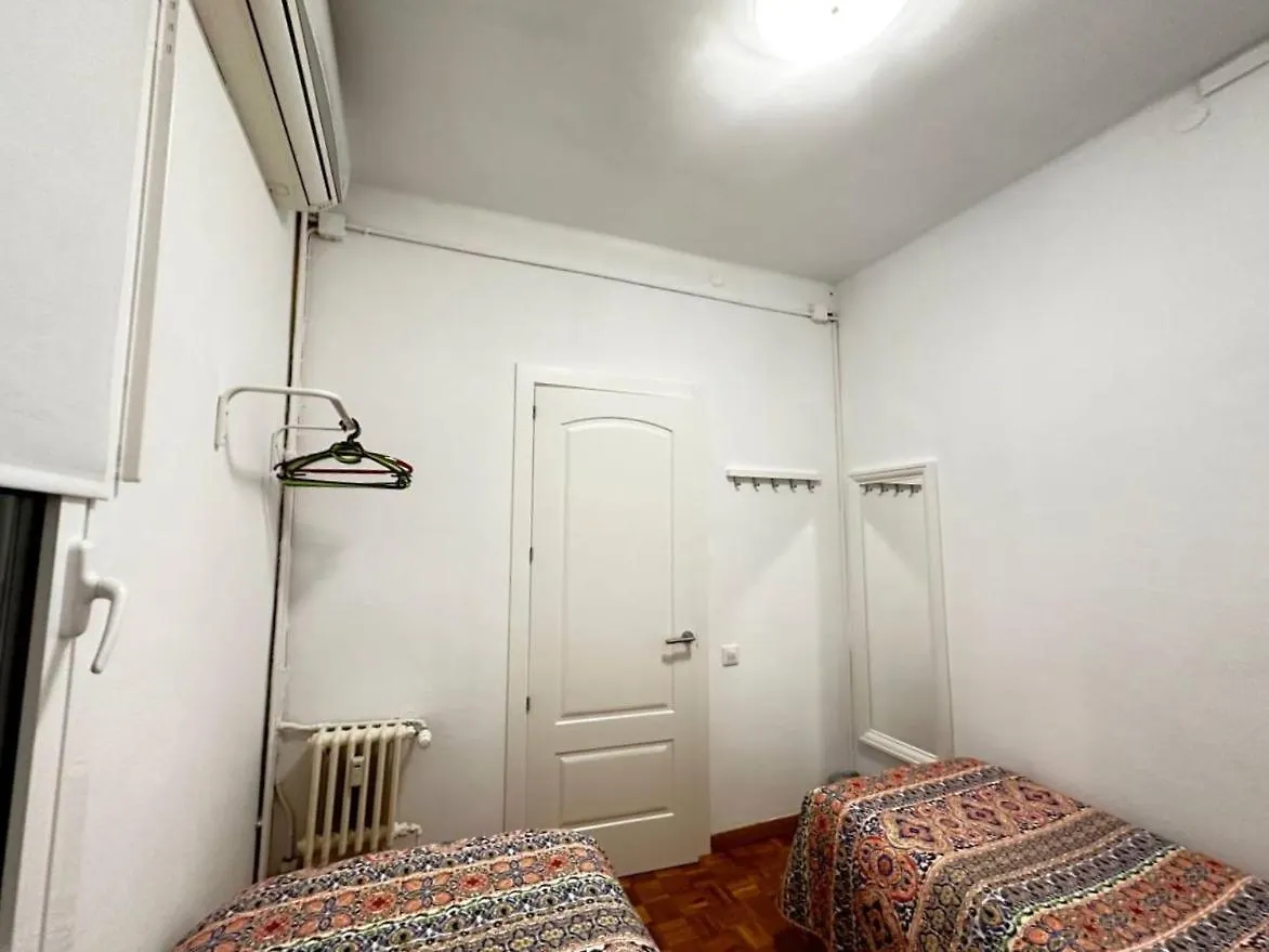 Rooms Nuevo Roger Barcellona 0*,  Spagna