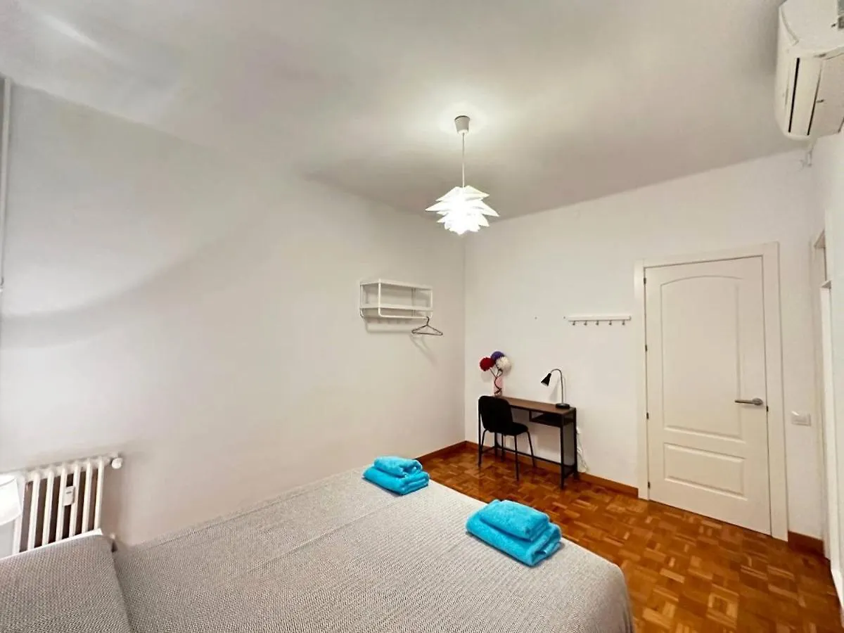 Rooms Nuevo Roger Barcelona 0*,  Spanyolország